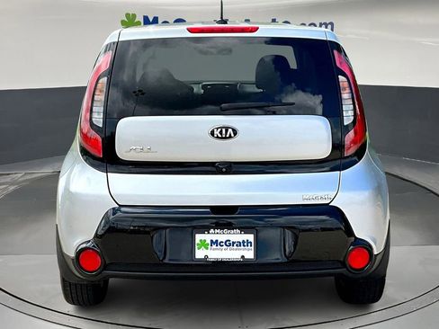 Used 2016 Kia Soul + image 5