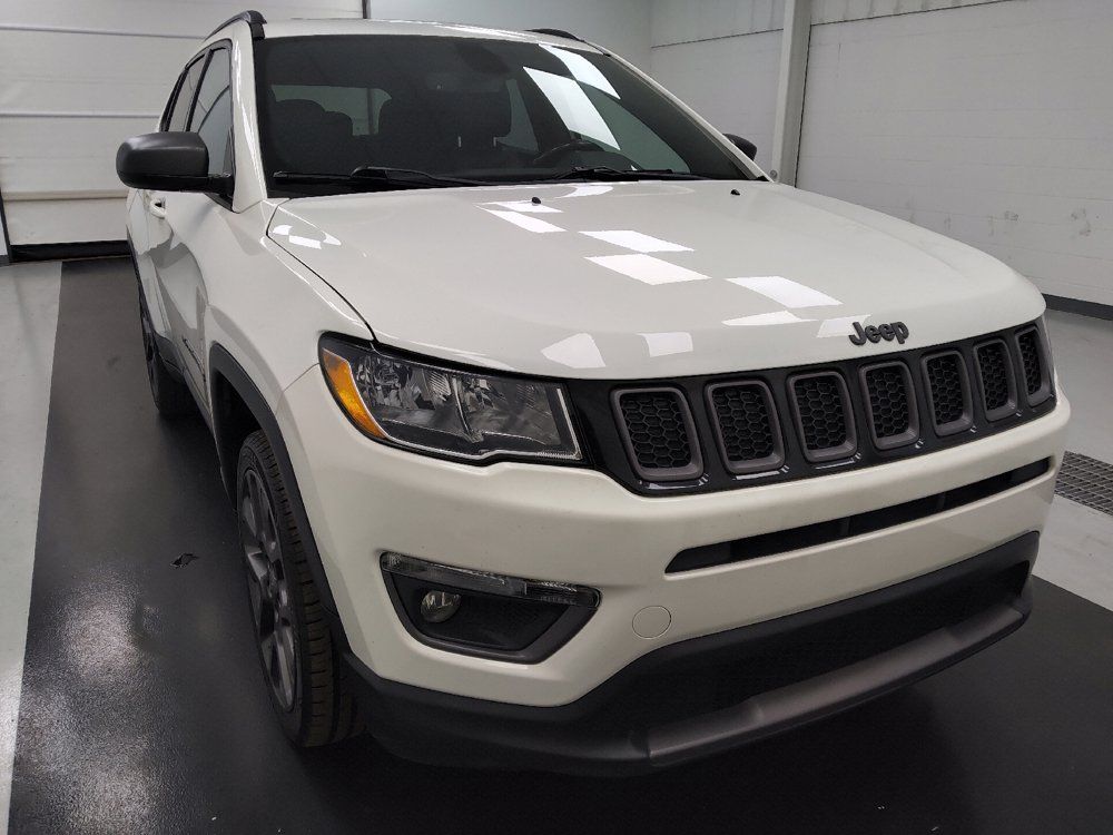 Used 2021 Jeep Compass Latitude w/ Sun and Sound Group AWD/4WD image 13