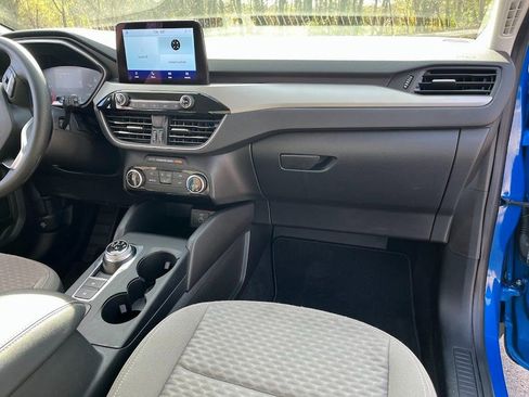 Used 2021 Ford Escape SE w/ SE Sport Appearance Package image 40