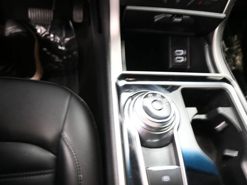 Used 2020 Ford Edge SEL w/ Convenience Package FWD image 14