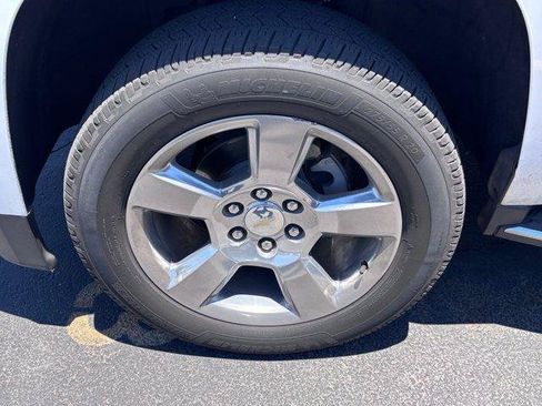 Used 2018 Chevrolet Suburban Premier AWD/4WD image 7