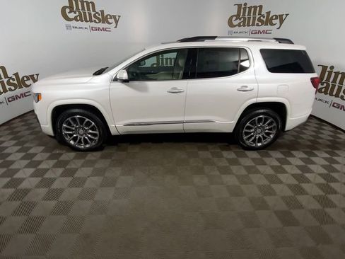 Used 2023 GMC Acadia Denali w/ Denali Ultimate Package image 5