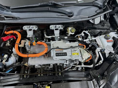 Used 2023 Nissan Ariya FWD image 32