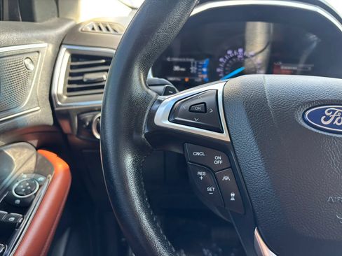 Used 2019 Ford Edge Titanium w/ Equipment Group 301A AWD/4WD image 22