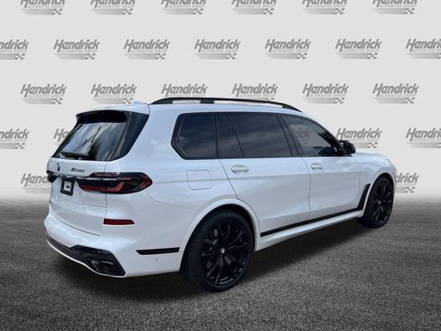 Used 2025 BMW X7 M60i AWD/4WD image 10