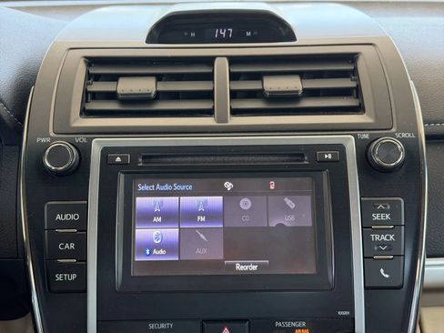 Used 2014 Toyota Camry LE FWD image 16