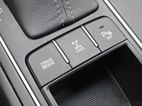 Used 2018 Kia Sorento AWD image 5