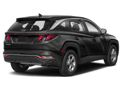Used 2024 Hyundai Tucson SE FWD image 2