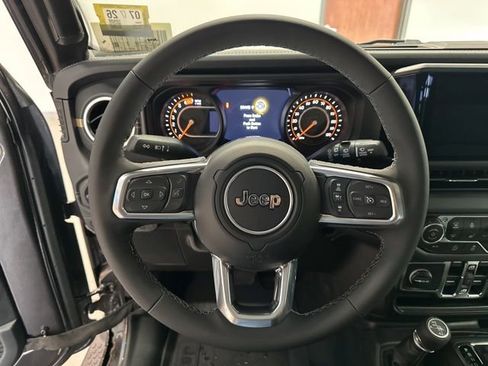 New 2025 Jeep Wrangler Unlimited Sahara AWD/4WD image 30
