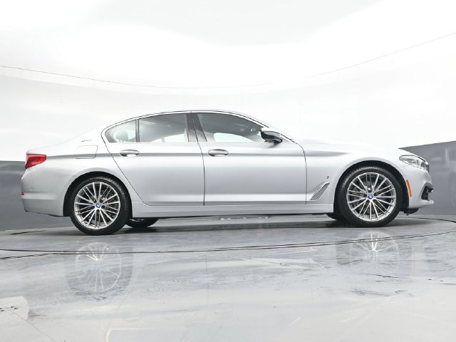 Used 2018 BMW 530e RWD image 31