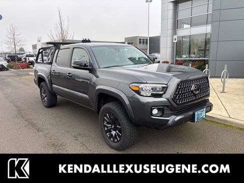 Used 2021 Toyota Tacoma Limited image 1
