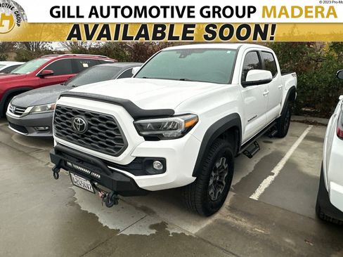 Used 2020 Toyota Tacoma TRD Off-Road image 1