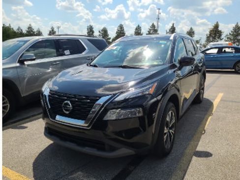 Used 2021 Nissan Rogue SV w/ Premium Package AWD/4WD image 2