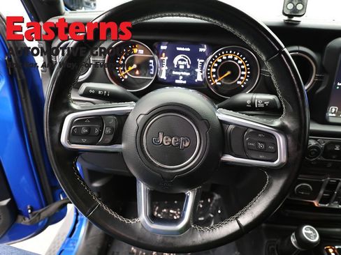 Used 2021 Jeep Gladiator Overland AWD/4WD image 9