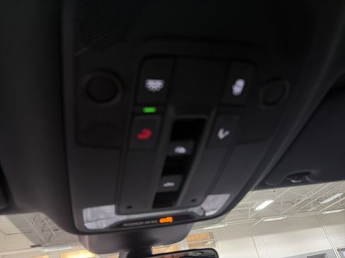 Used 2025 Audi Q3 2.0T Premium image 23