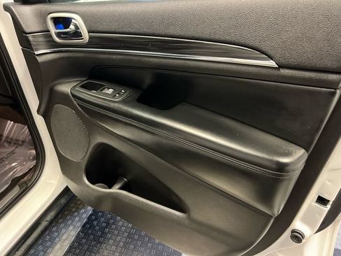 Used 2019 Jeep Grand Cherokee Limited RWD image 12