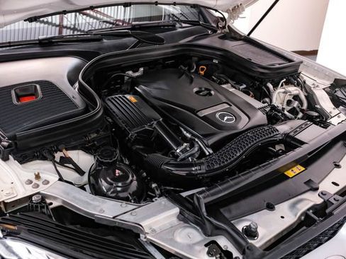 Used 2019 Mercedes-Benz GLC 300 w/ Premium Package image 48