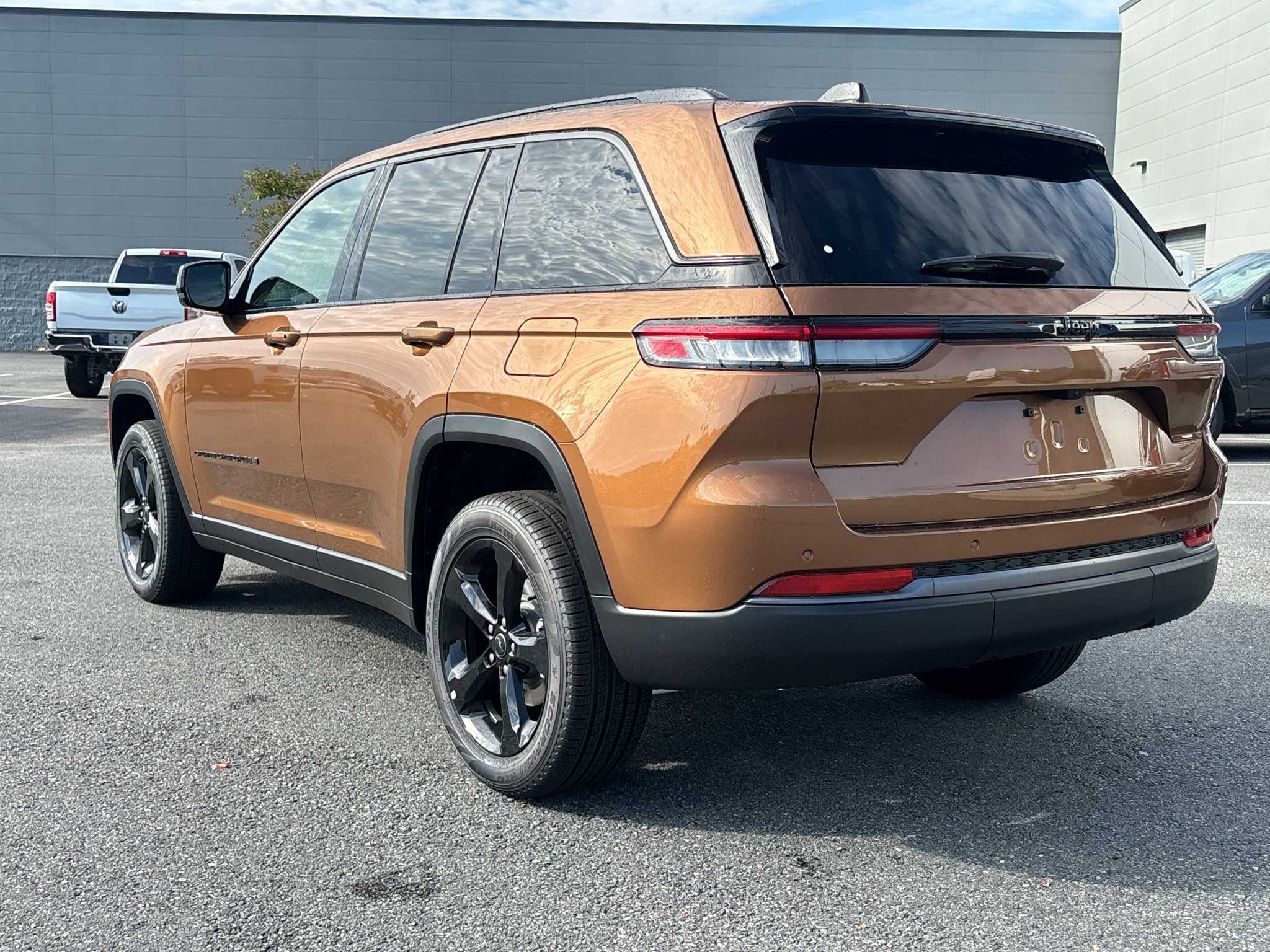 New 2027 Jeep Grand Cherokee Limited w/ Limited Altitude Package RWD image 6