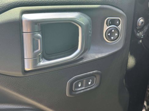 Used 2024 Jeep Wrangler Unlimited Sport AWD/4WD image 17