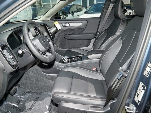 New 2026 Volvo XC40 B5 Ultra w/ Protection Package Premier AWD/4WD image 14