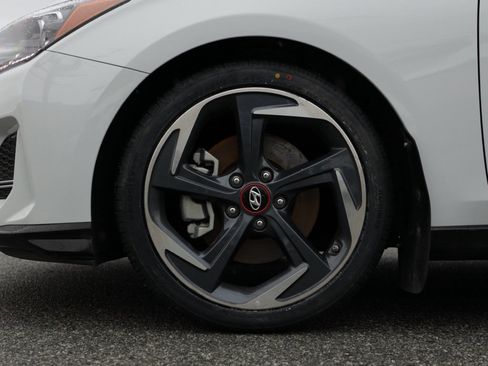 Used 2020 Hyundai Veloster Turbo image 11