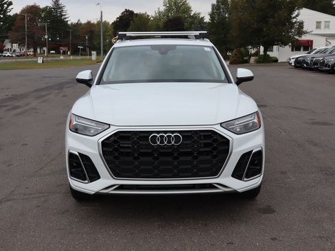 Used 2022 Audi Q5 e Premium Plus w/ Premium Plus Package image 2