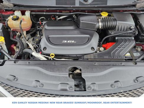 Used 2017 Chrysler Pacifica Limited image 23