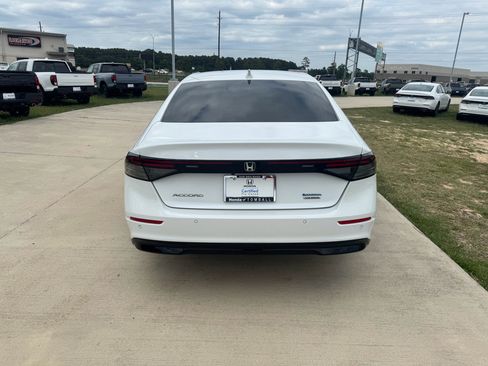 Certified 2023 Honda Accord Touring image 7