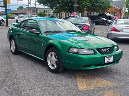 Used 2001 Ford Mustang Premium RWD image 3