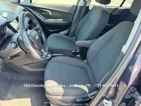 Used 2019 Chevrolet Trax LS image 31