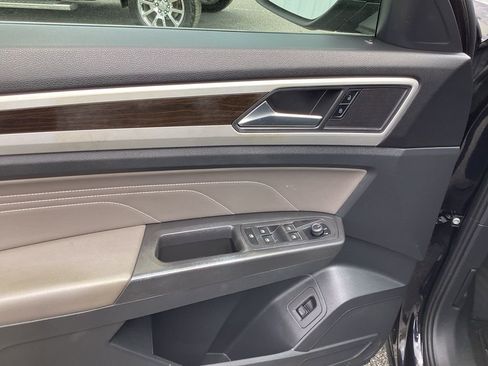 Used 2023 Volkswagen Atlas SE image 37