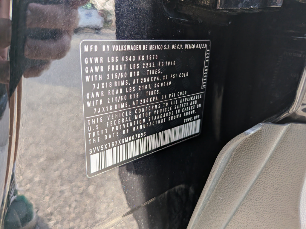 Certified 2024 Volkswagen Taos SE FWD image 34