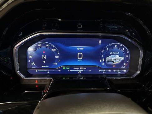 Used 2024 Chevrolet Silverado 1500 LT w/ Z71 Off-Road Package image 13