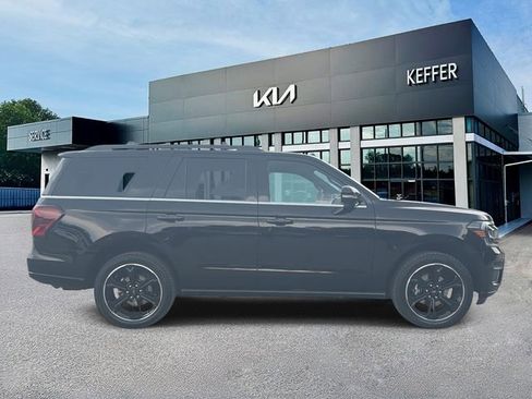 Used 2023 Ford Expedition Limited AWD/4WD image 9