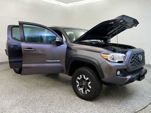 Used 2021 Toyota Tacoma TRD Off-Road w/ Technology Package AWD/4WD image 9