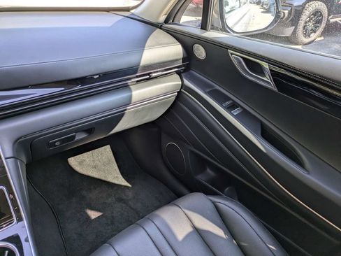 Used 2025 Genesis GV80 2.5T Standard AWD/4WD image 16