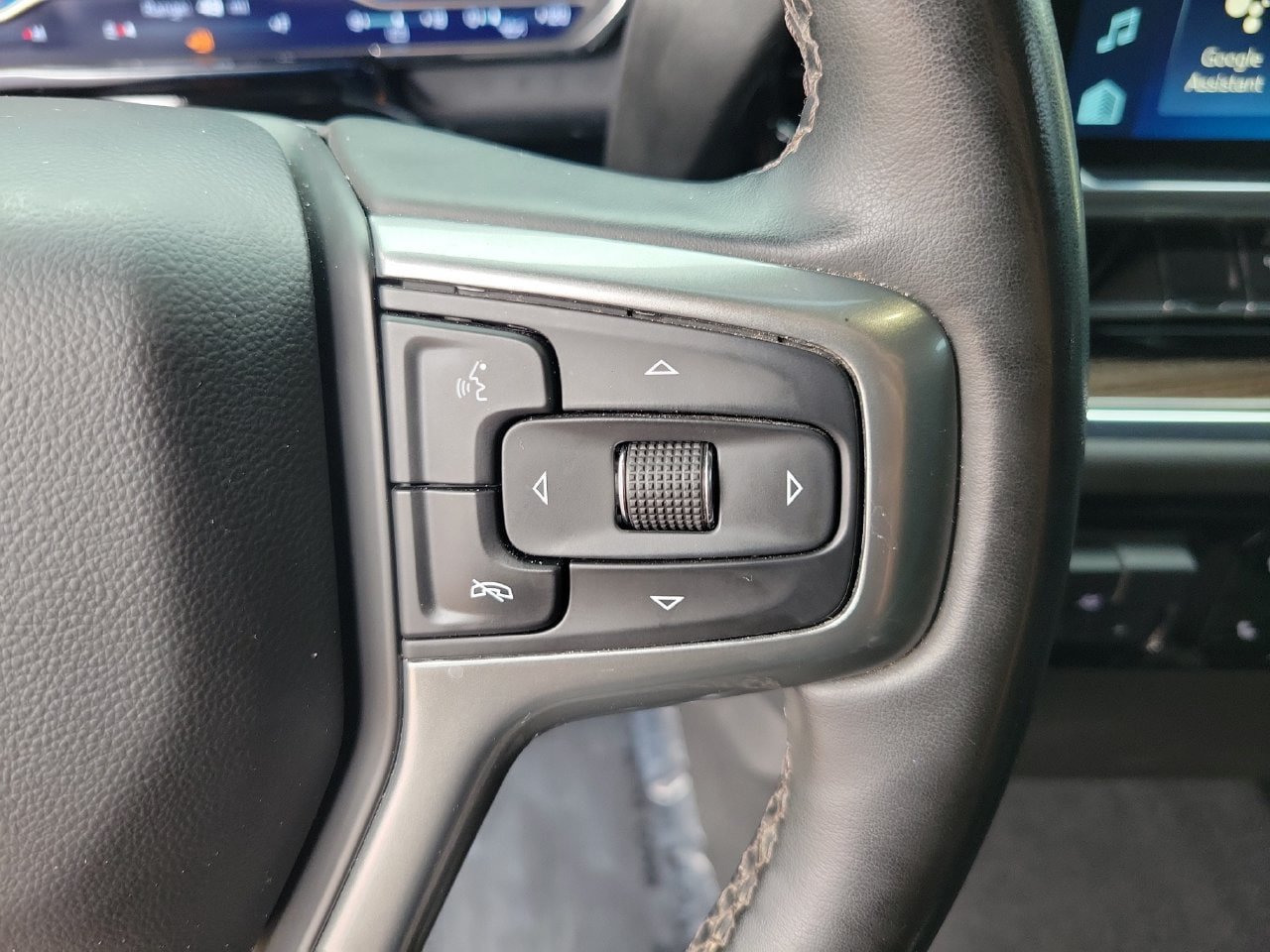 Used 2024 Chevrolet Silverado 2500 LT AWD/4WD image 19