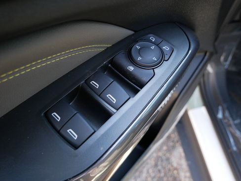 New 2026 Chevrolet Trax ACTIV w/ Sunroof Package FWD image 15