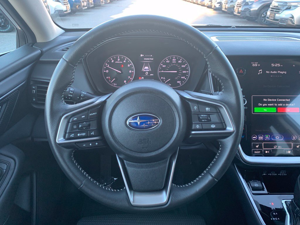 Used 2025 Subaru Outback Premium AWD/4WD image 8