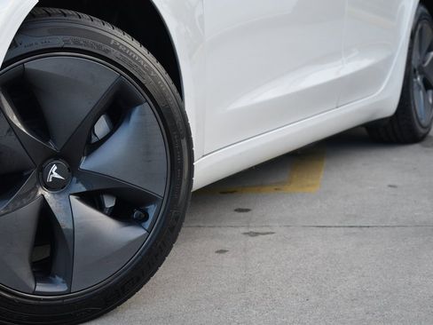 Used 2022 Tesla Model 3 Long Range image 4