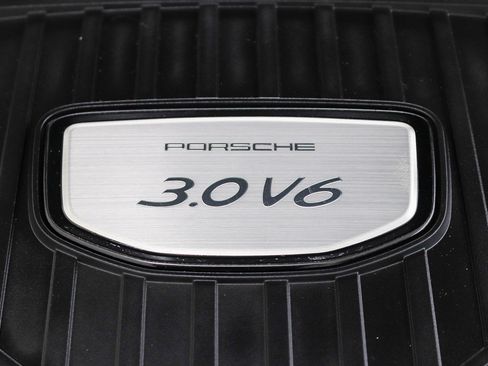 Used 2018 Porsche Panamera 4 AWD/4WD image 40