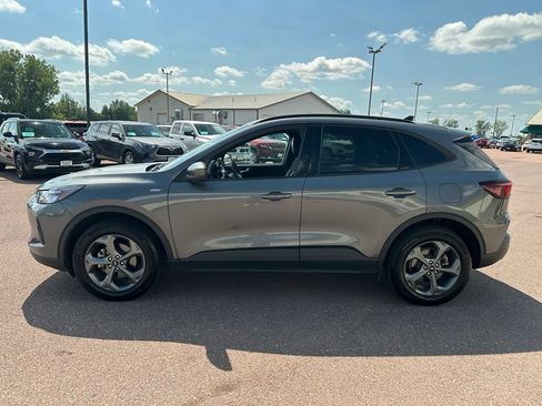 Used 2025 Ford Escape ST-Line Select AWD/4WD image 37