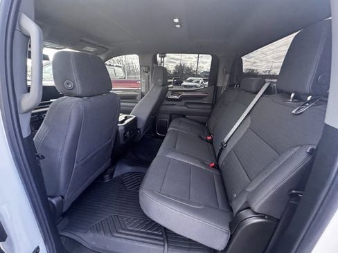 Used 2025 Chevrolet Silverado 1500 LT image 7