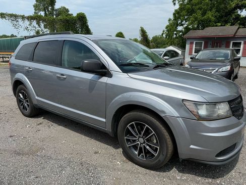Used 2017 Dodge Journey SE w/ Flexible Seating Group FWD image 6