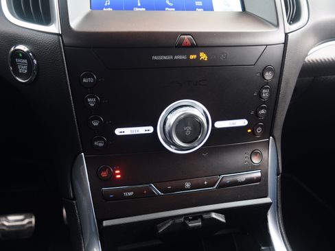 Used 2020 Ford Edge ST image 11