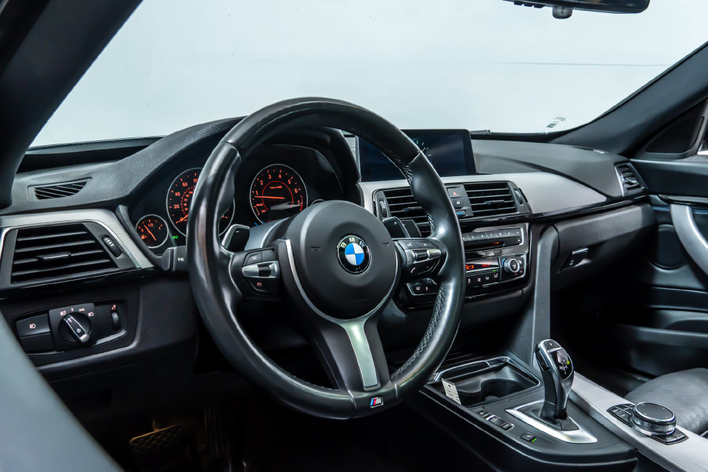 Used 2017 BMW 330i Gran Turismo xDrive AWD/4WD image 4