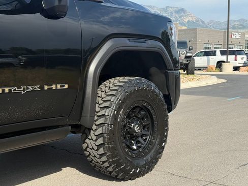 Used 2025 GMC Sierra 2500 AT4X AWD/4WD image 7
