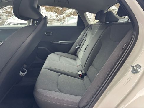 Used 2025 Kia K4 LXS image 37