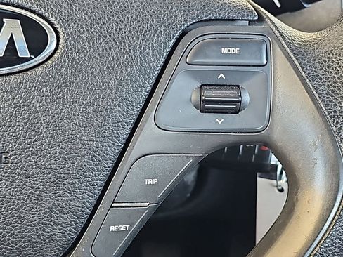 Used 2017 Kia Forte LX FWD image 22