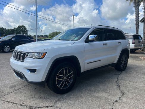 Used 2018 Jeep Grand Cherokee Limited w/ Trailer Tow Group IV image 10